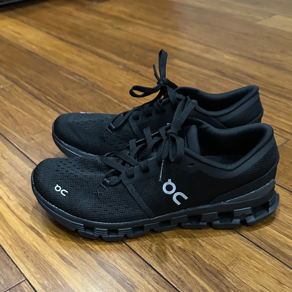 On Running CLOUD X Black Running Shoes 7.5 US WOMEN LIKE NEW